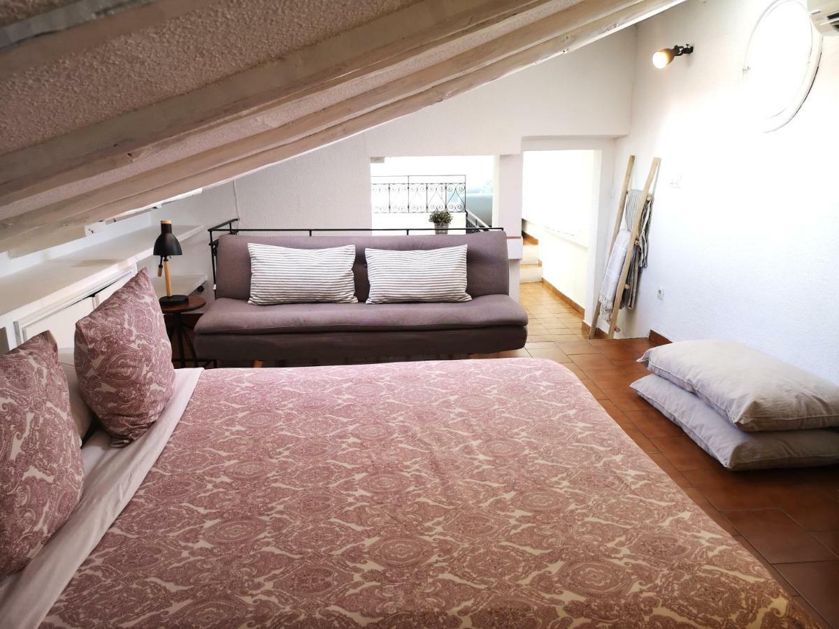 Apartamento Atocha 68 Apartman Madrid Kültér fotó